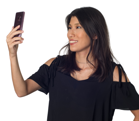 imagem de uma mulher fazendo uma selfie